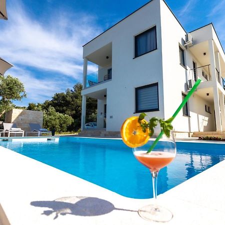 Luxury Apartments Mauro With Heated Pool Božava Exterior foto